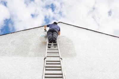 Peinture extérieure à la Chapelle-de-la-Tour — façades et ravalement